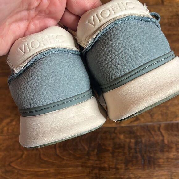 Vionic Women's Vionic Joey Blue Nubuck Leather Sneaker, size 8.5 - Picture 6 of 10